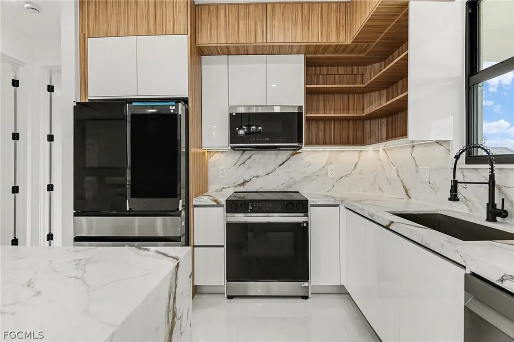 1030 NE Juanita Place Cape Coral FL 33909
