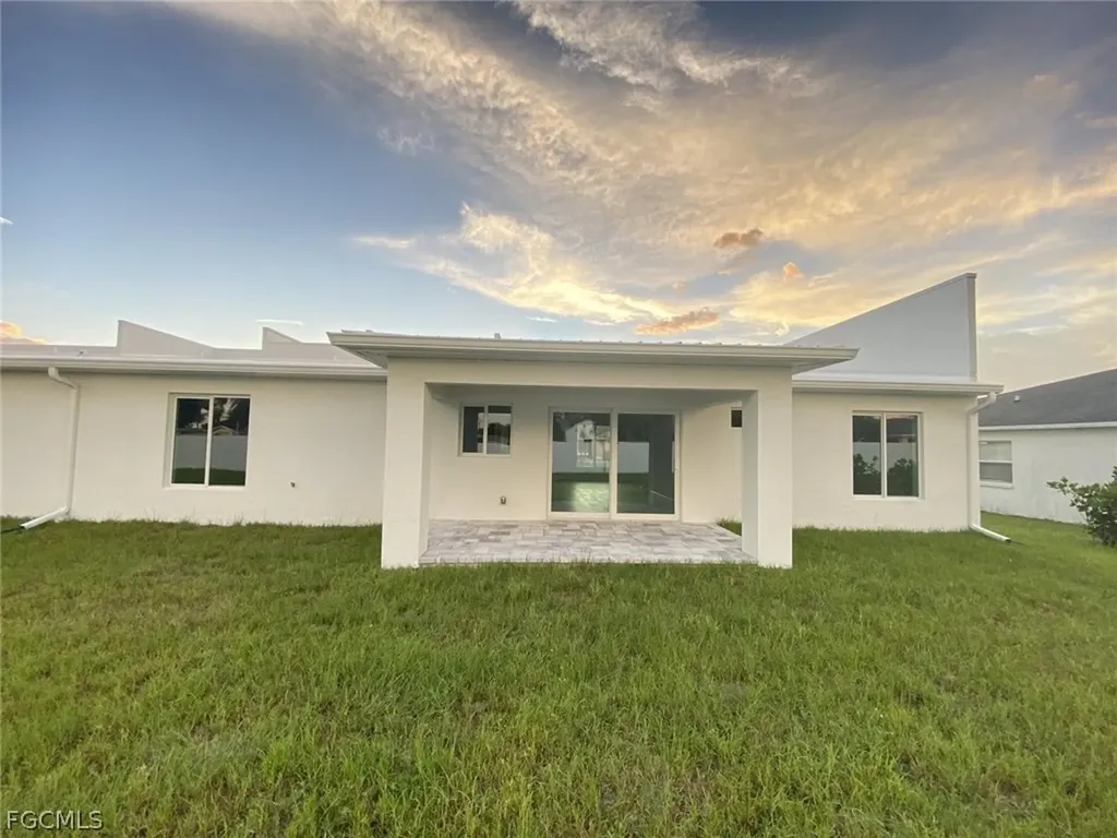 23 NE 16th Place Cape Coral FL 33909