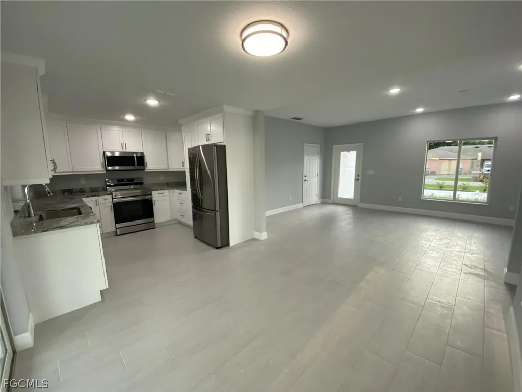 23 NE 16th Place Cape Coral FL 33909