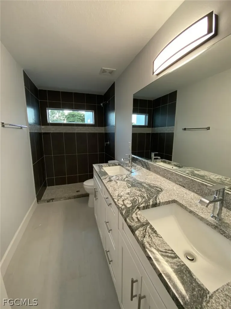 23 NE 16th Place Cape Coral FL 33909