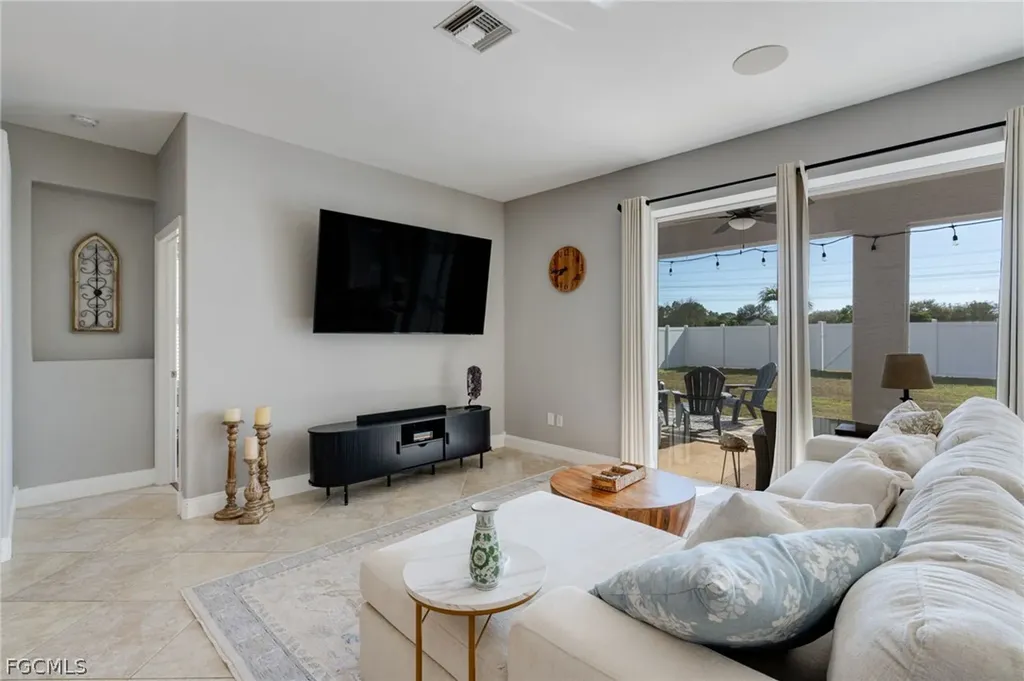 11200 Lakeland Circle Fort Myers FL 33913