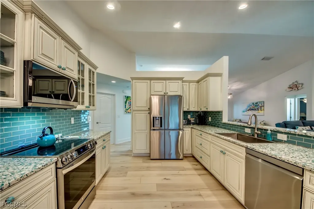 4924 SW 11th Court Cape Coral FL 33914