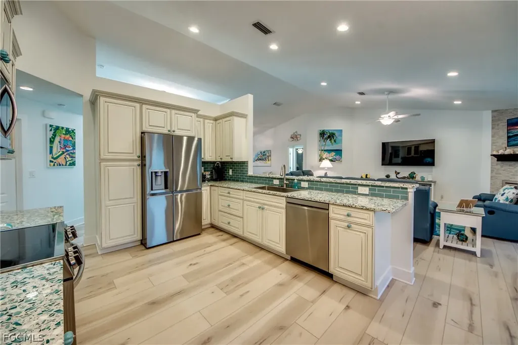 4924 SW 11th Court Cape Coral FL 33914