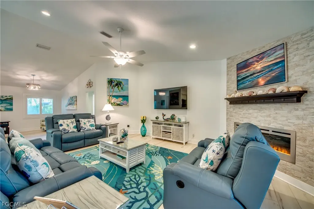 4924 SW 11th Court Cape Coral FL 33914
