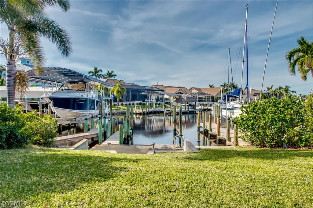 4924 SW 11th Court Cape Coral FL 33914