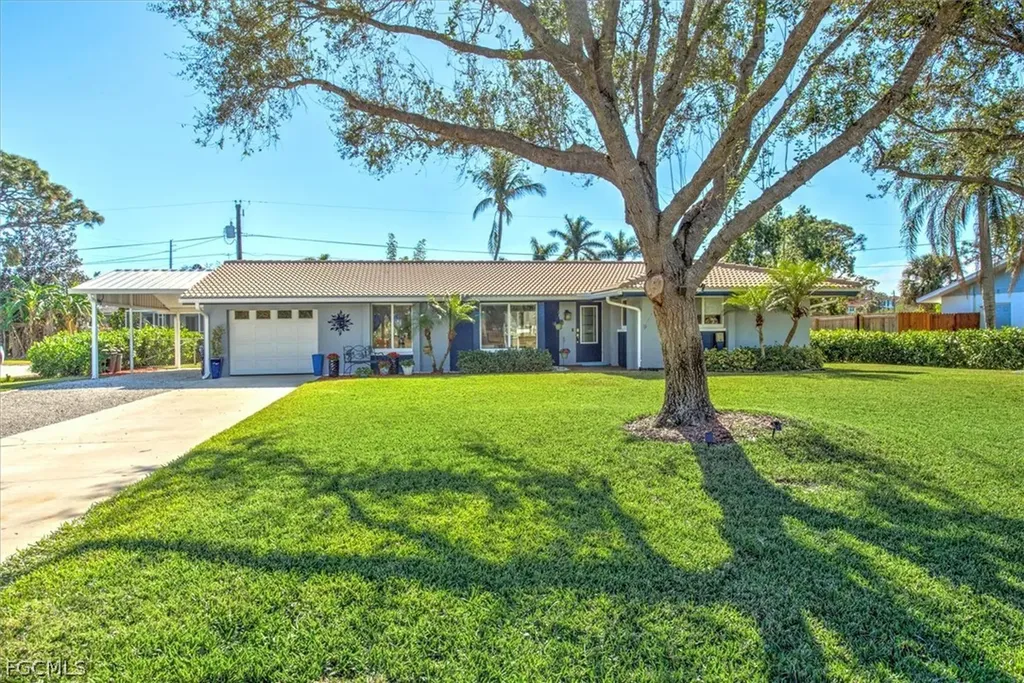 4771 Palmetto Terrace Estero FL 33928