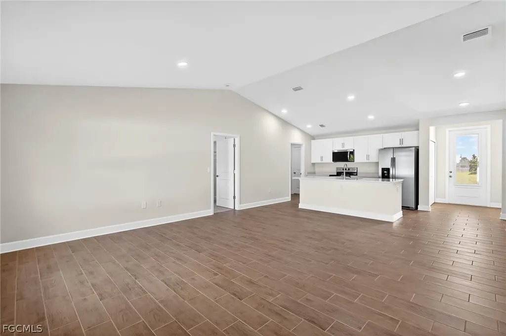 2500 NW 8th Place Cape Coral FL 33993