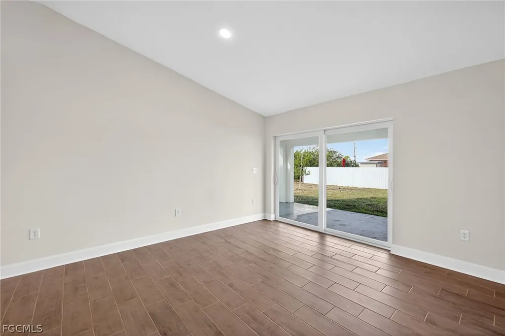 2500 NW 8th Place Cape Coral FL 33993