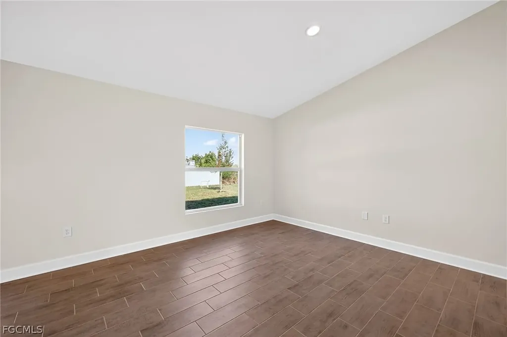 2500 NW 8th Place Cape Coral FL 33993