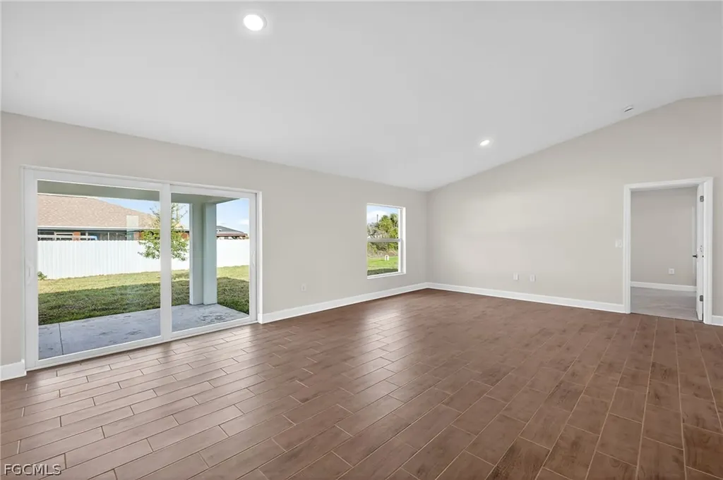 2500 NW 8th Place Cape Coral FL 33993