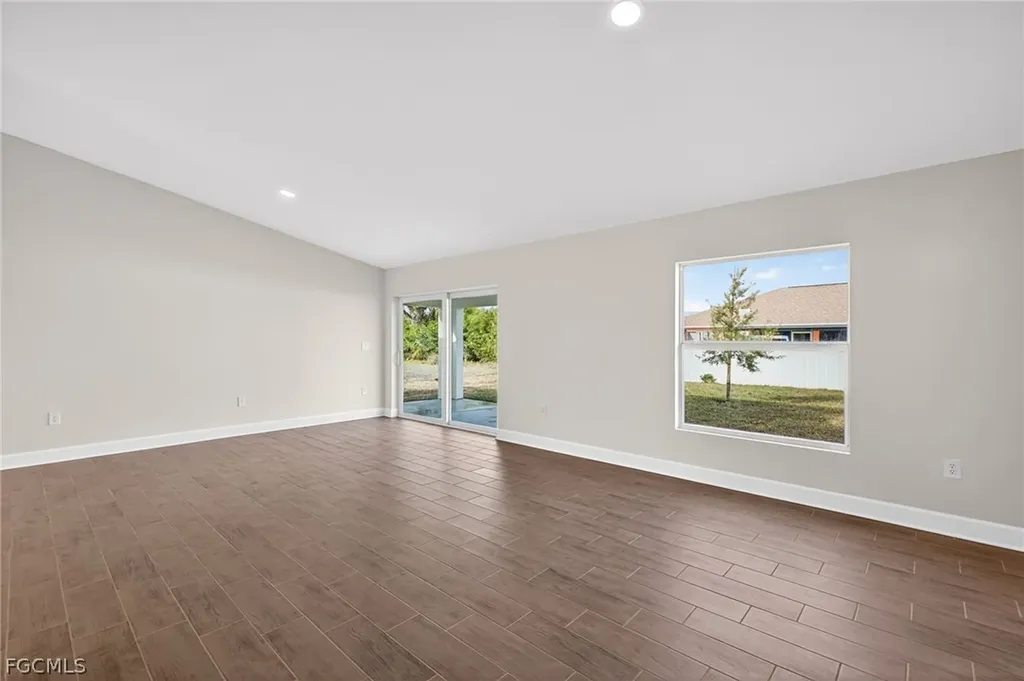 2500 NW 8th Place Cape Coral FL 33993