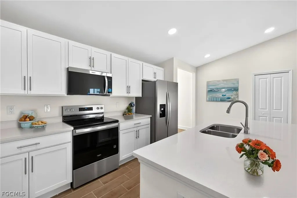 2500 NW 8th Place Cape Coral FL 33993