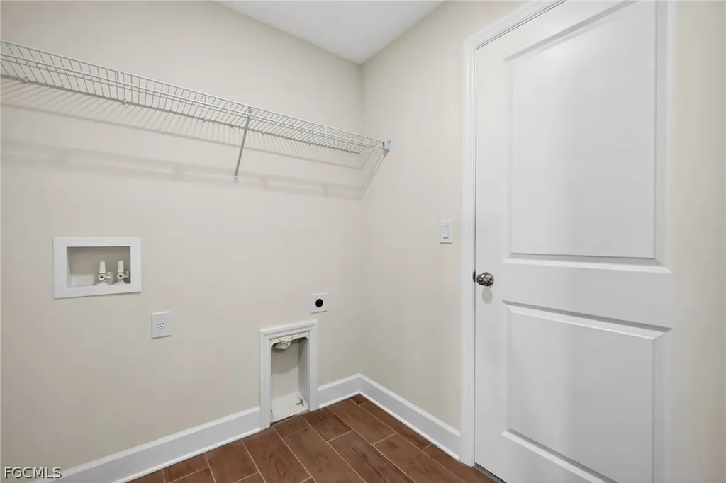 2500 NW 8th Place Cape Coral FL 33993