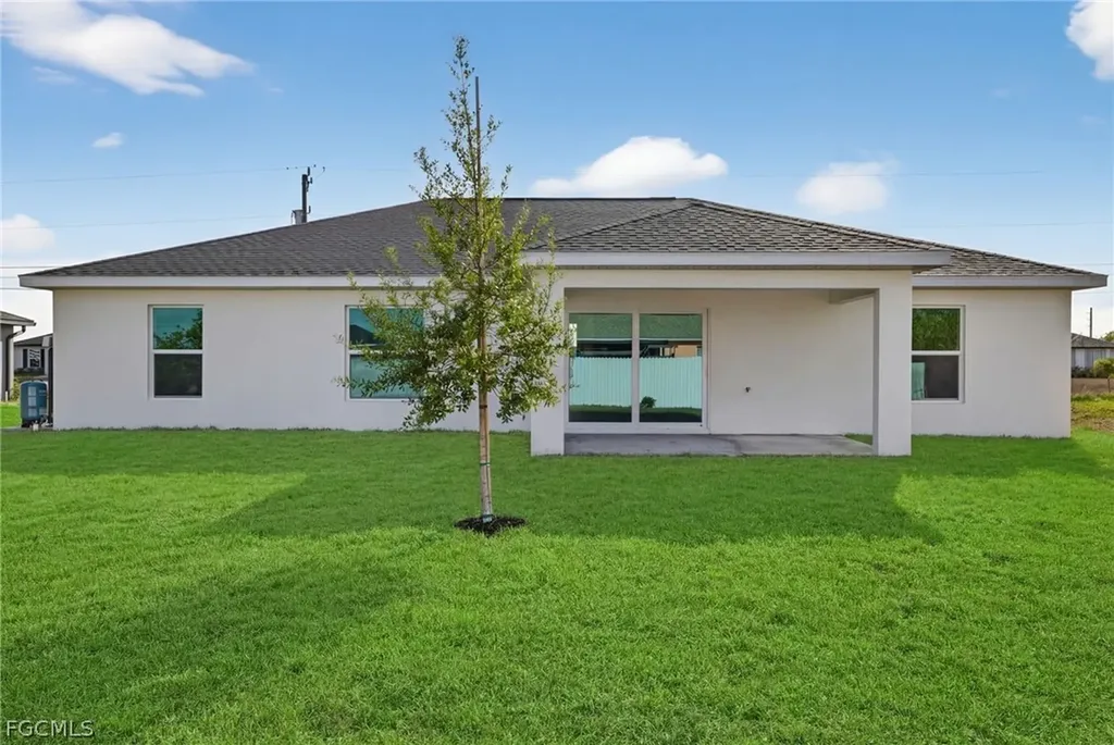 2500 NW 8th Place Cape Coral FL 33993