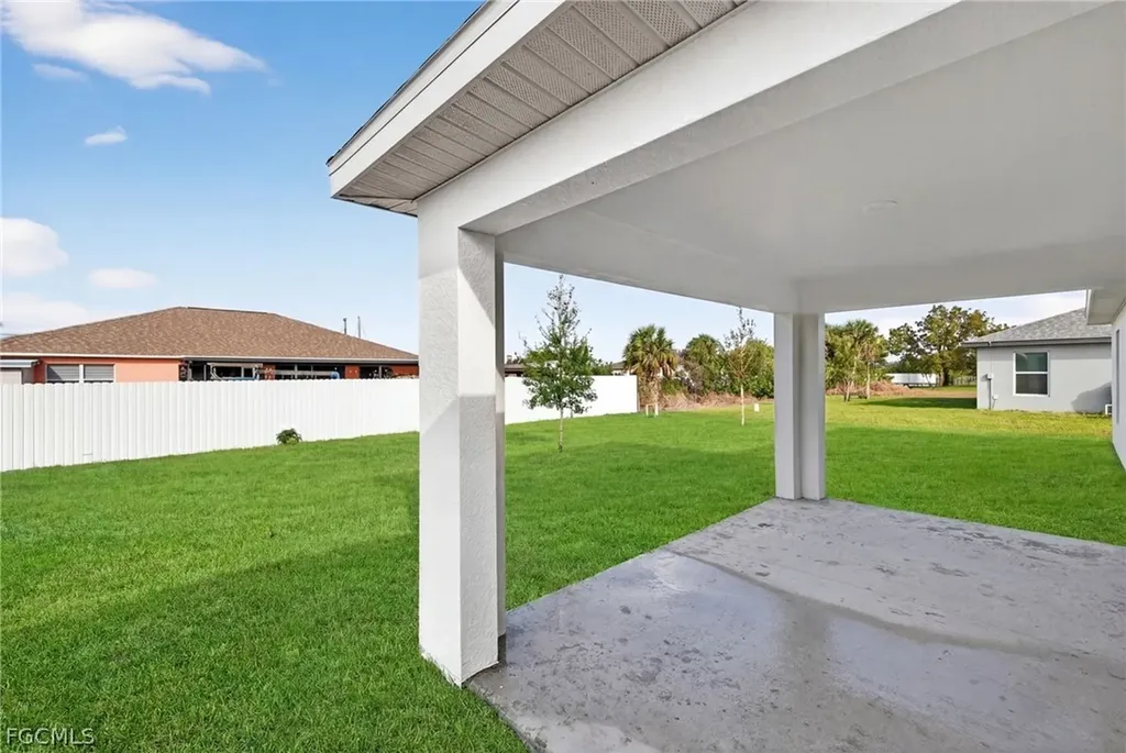 2500 NW 8th Place Cape Coral FL 33993