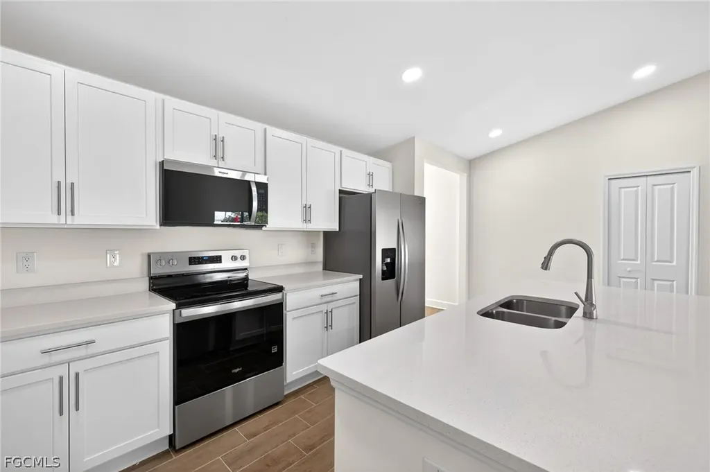 2500 NW 8th Place Cape Coral FL 33993