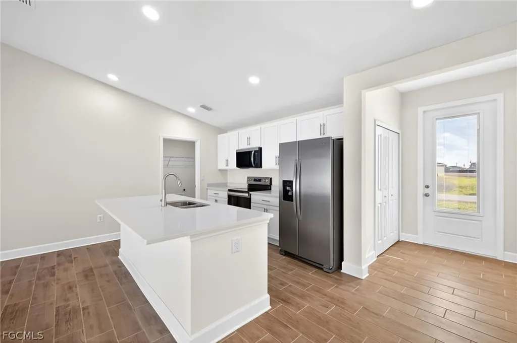 2500 NW 8th Place Cape Coral FL 33993