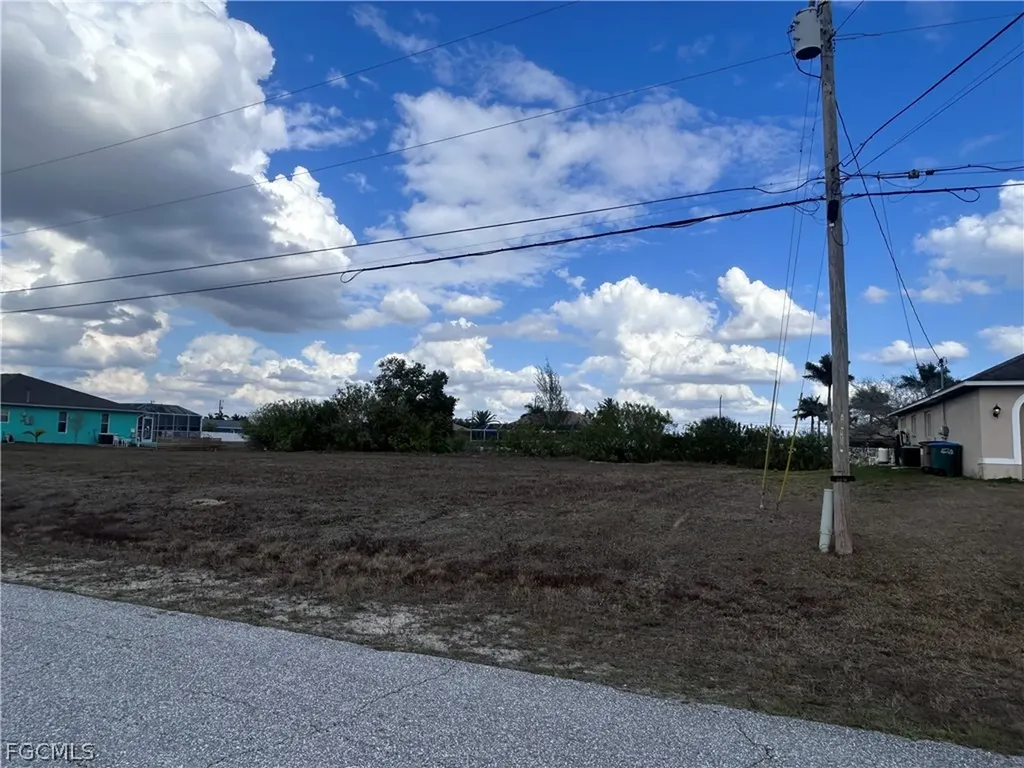 925 NW 3rd Place Cape Coral FL 33993