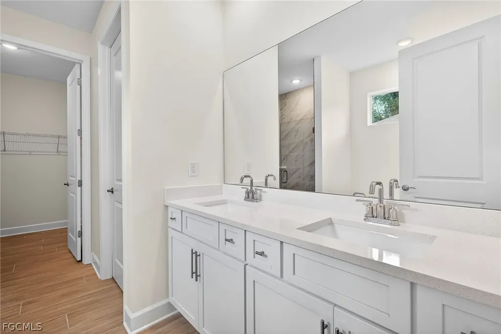 303 SE 1st Place Cape Coral FL 33990