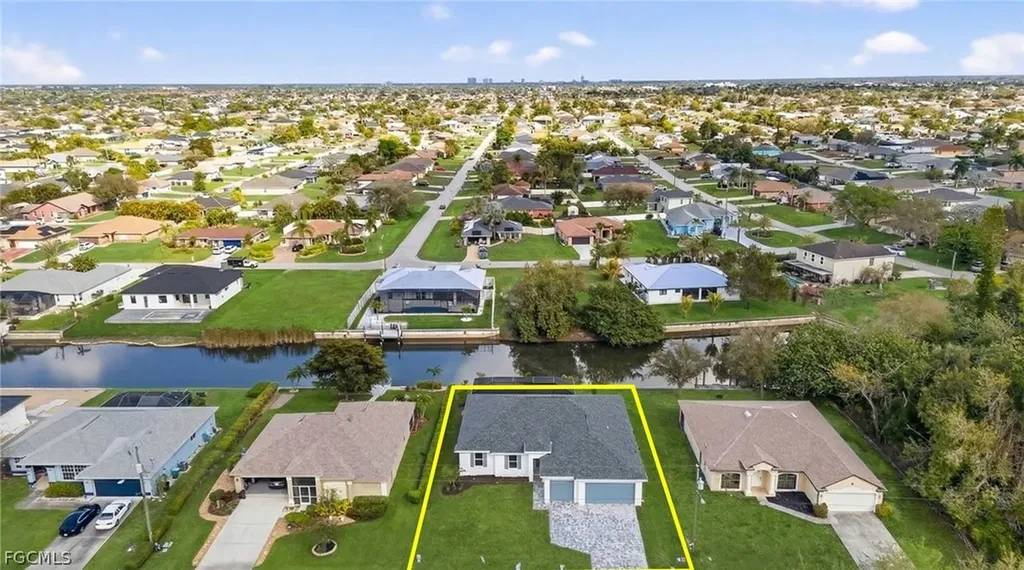 303 SE 1st Place Cape Coral FL 33990