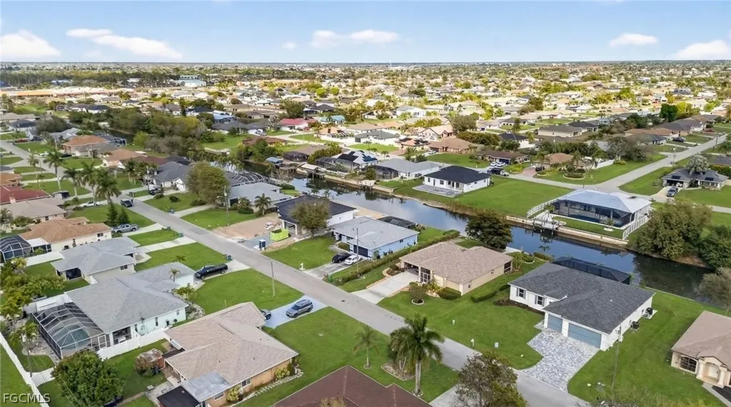 303 SE 1st Place Cape Coral FL 33990