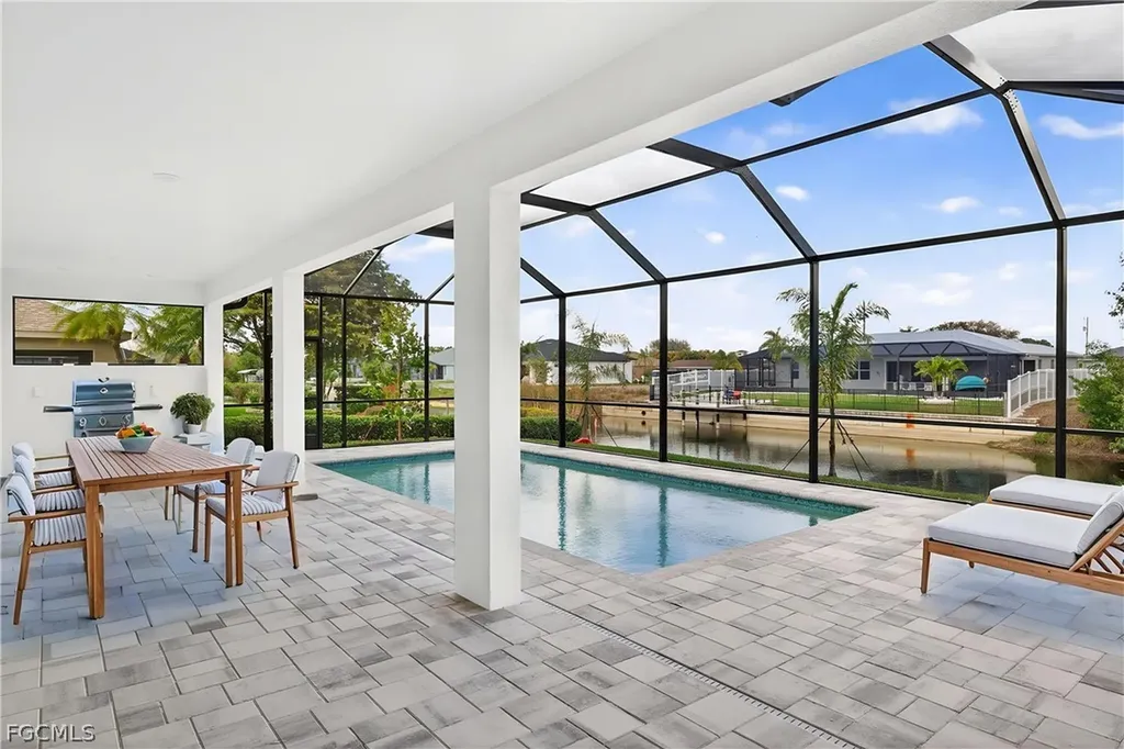 303 SE 1st Place Cape Coral FL 33990