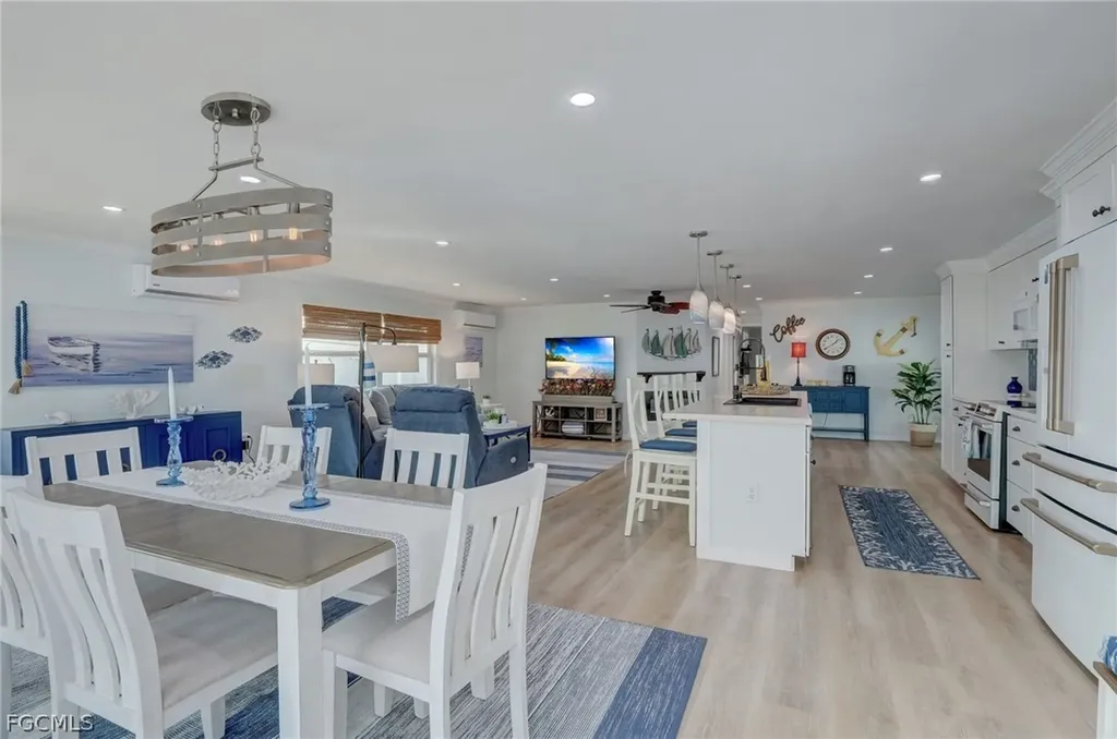 5554 Sir Walter Way North Fort Myers FL 33917
