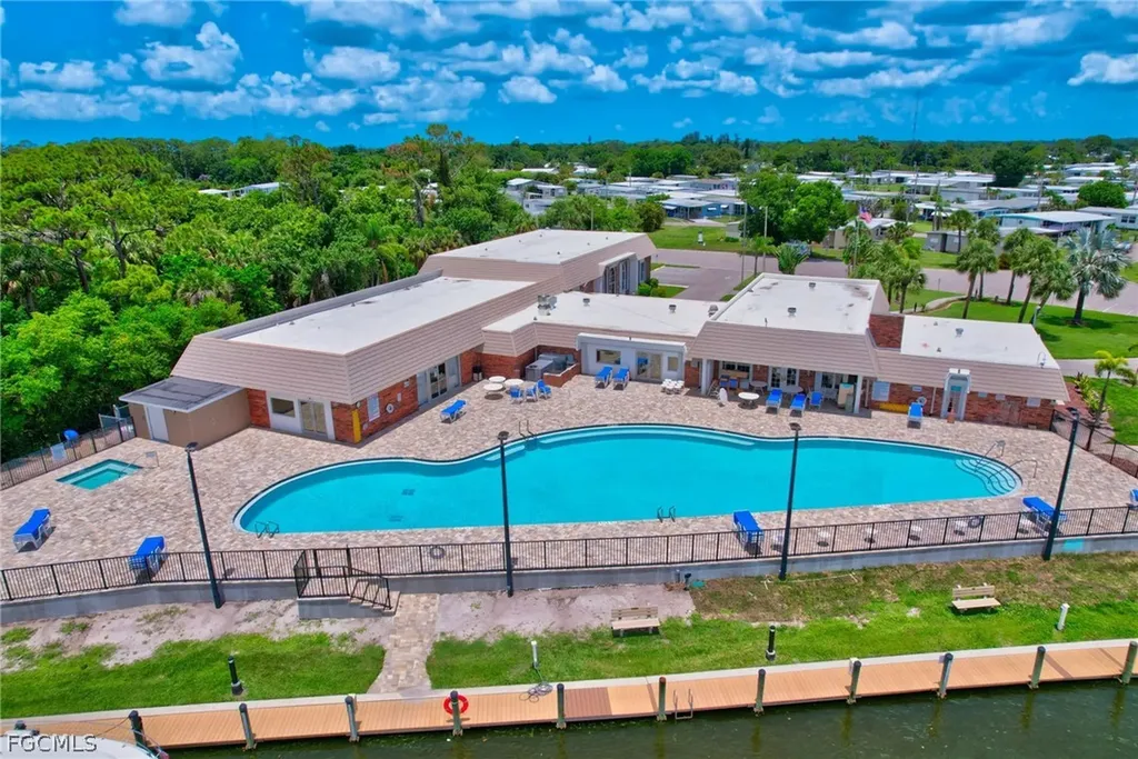 5554 Sir Walter Way North Fort Myers FL 33917