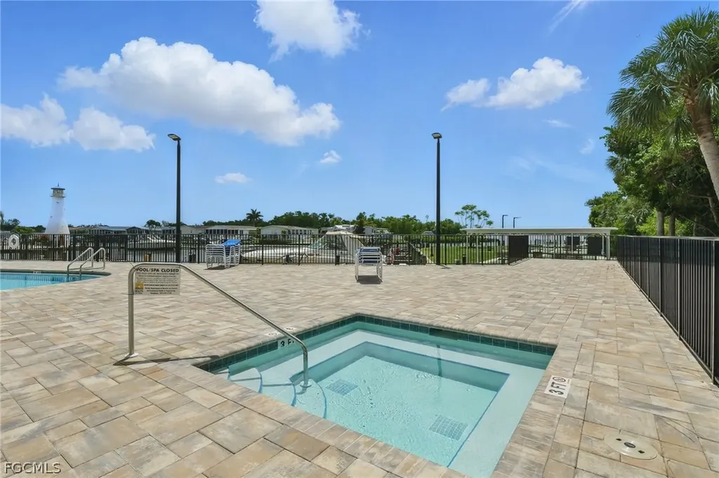 5554 Sir Walter Way North Fort Myers FL 33917