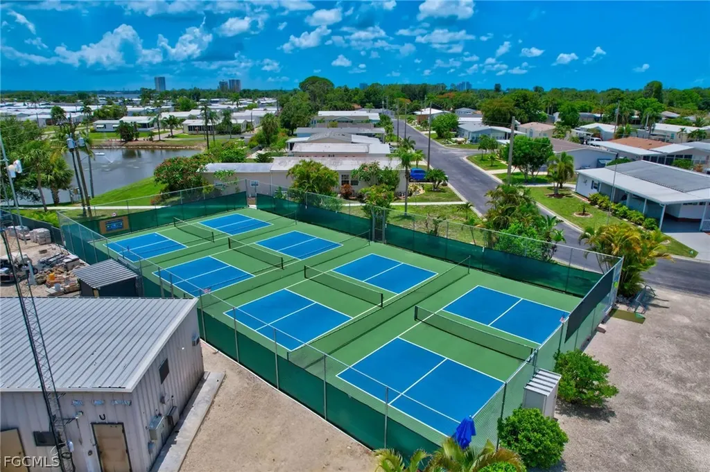 5554 Sir Walter Way North Fort Myers FL 33917