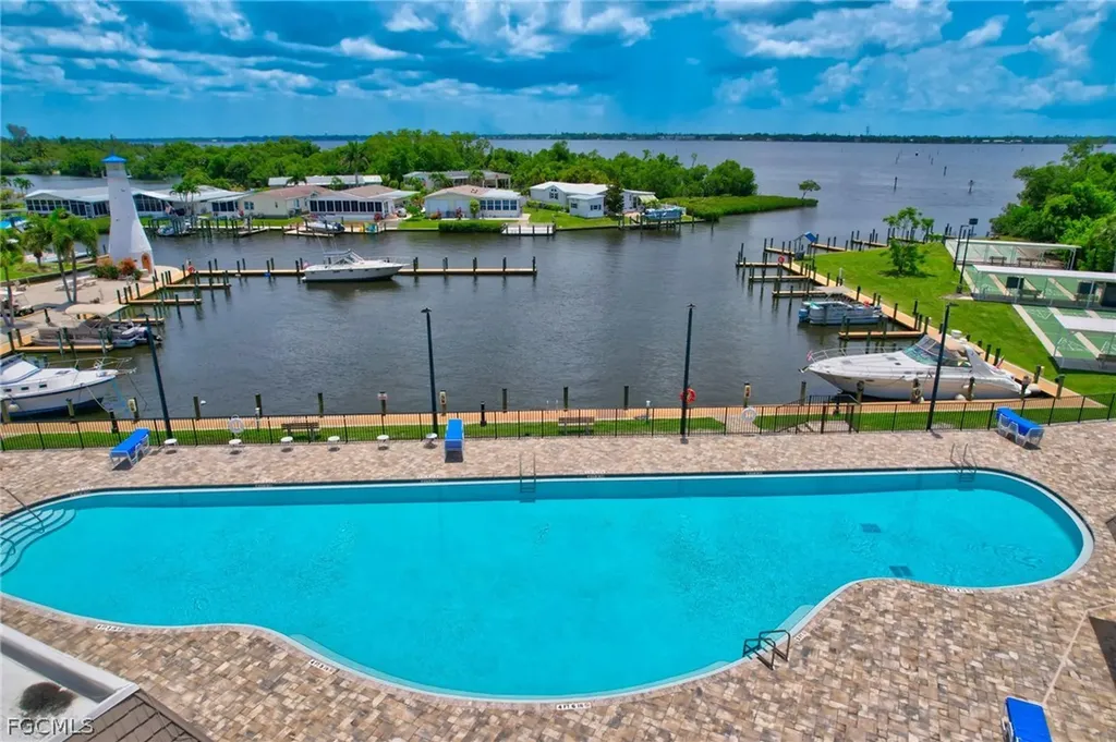 5554 Sir Walter Way North Fort Myers FL 33917