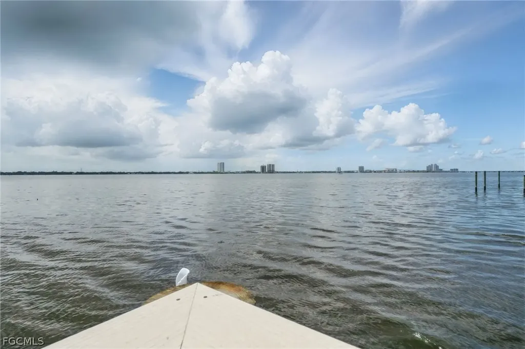 5554 Sir Walter Way North Fort Myers FL 33917