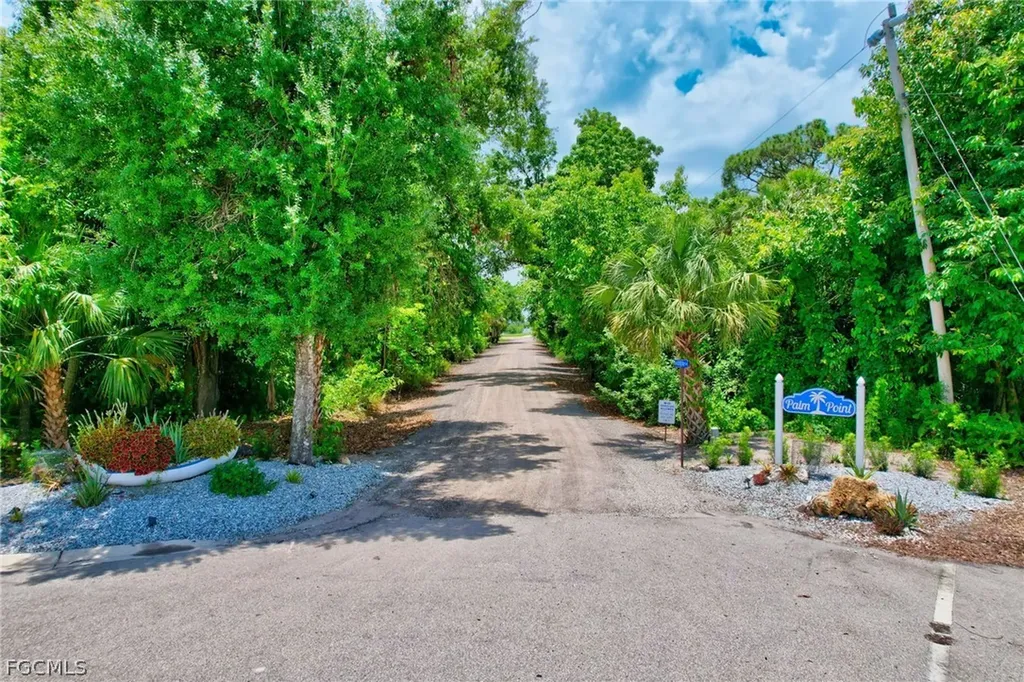 5554 Sir Walter Way North Fort Myers FL 33917