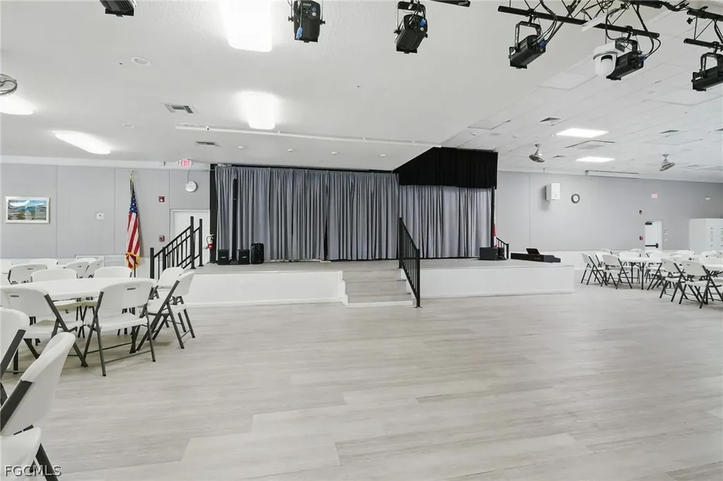 5554 Sir Walter Way North Fort Myers FL 33917