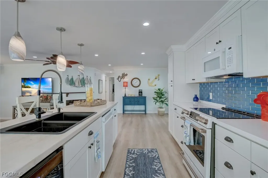 5554 Sir Walter Way North Fort Myers FL 33917