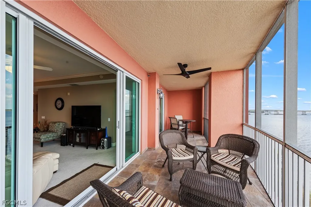 2745 1st Street Fort Myers FL 33916