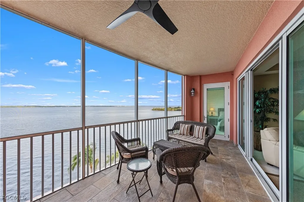 2745 1st Street Fort Myers FL 33916