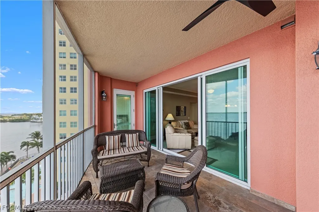 2745 1st Street Fort Myers FL 33916