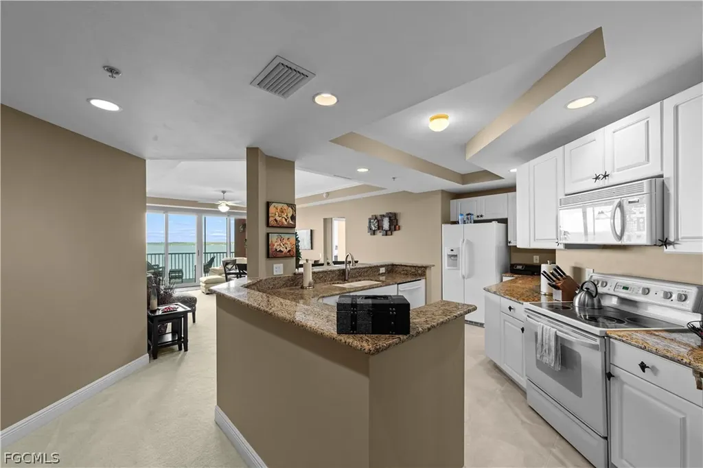 2745 1st Street Fort Myers FL 33916