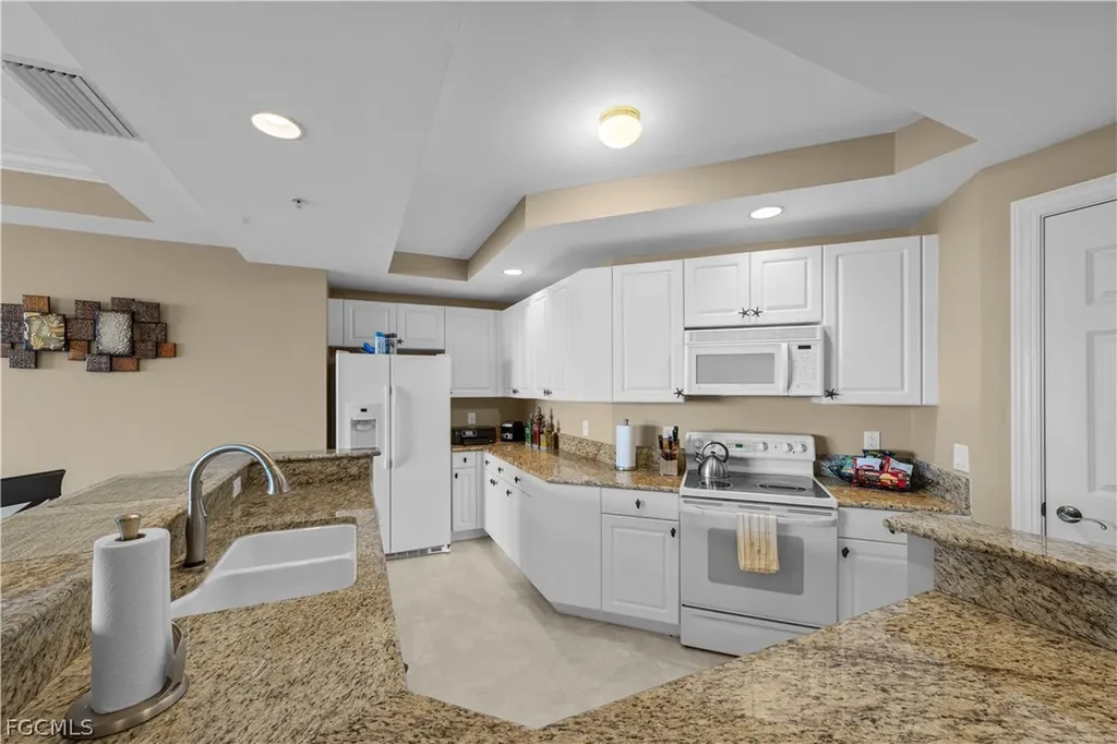 2745 1st Street Fort Myers FL 33916