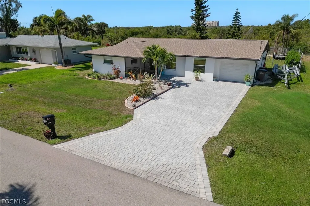 5714 SW 1st Court Cape Coral FL 33914