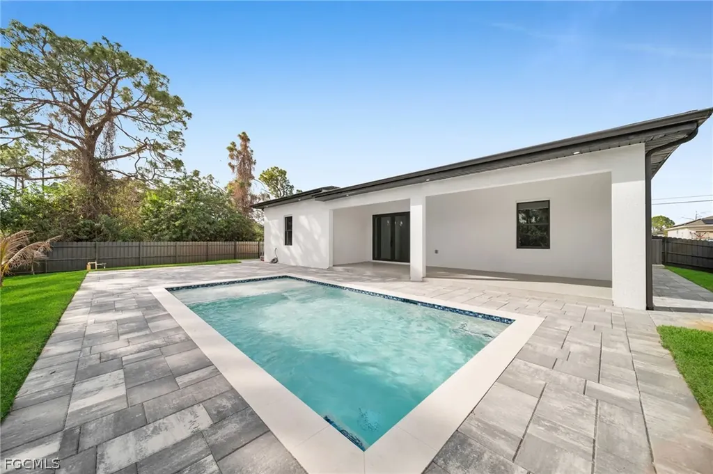 3611 2nd Street SW Lehigh Acres FL 33976