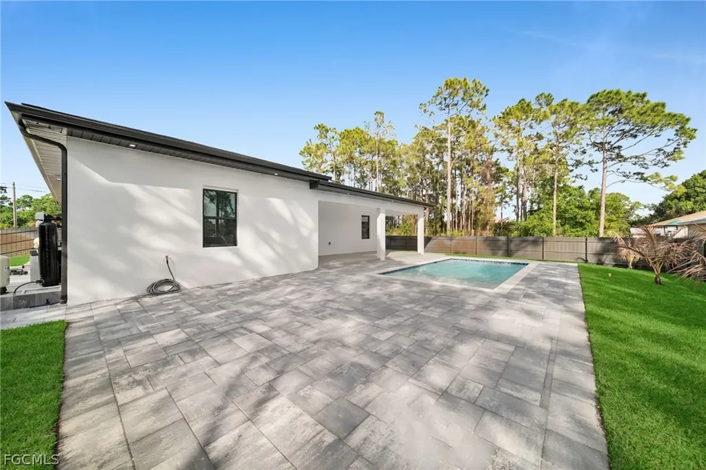 3611 2nd Street SW Lehigh Acres FL 33976