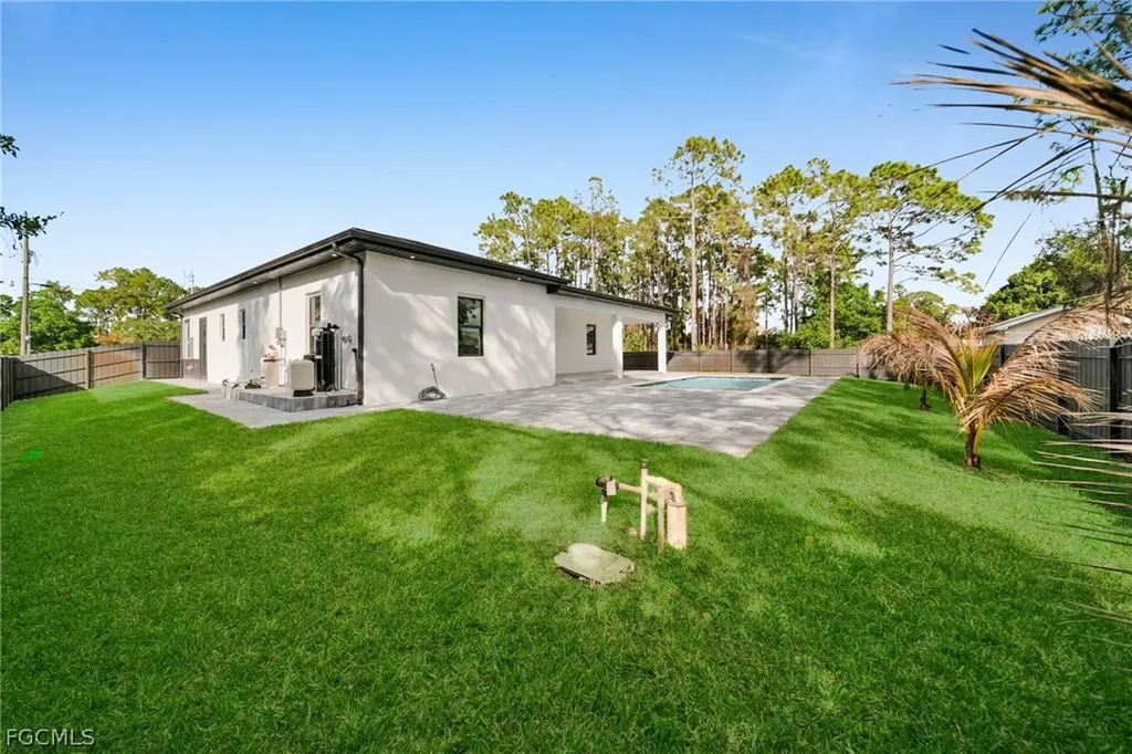 3611 2nd Street SW Lehigh Acres FL 33976