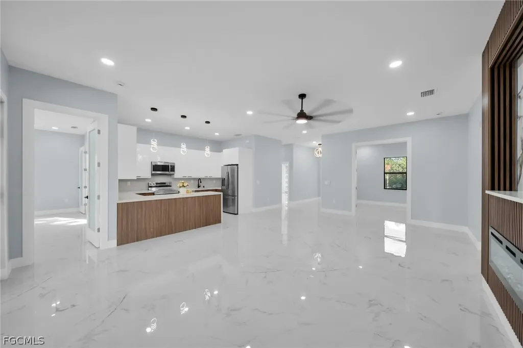 3611 2nd Street SW Lehigh Acres FL 33976