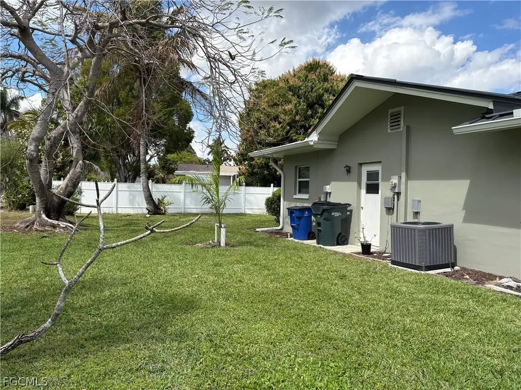 5652 Eichen Circle E Fort Myers FL 33919