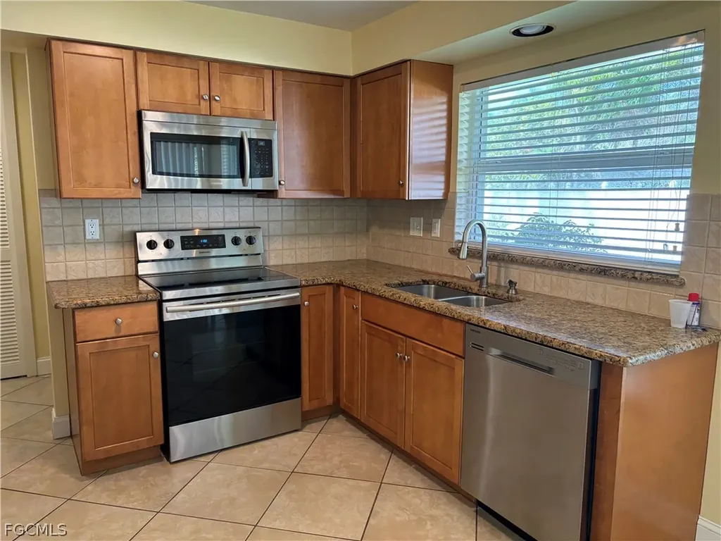 5652 Eichen Circle E Fort Myers FL 33919