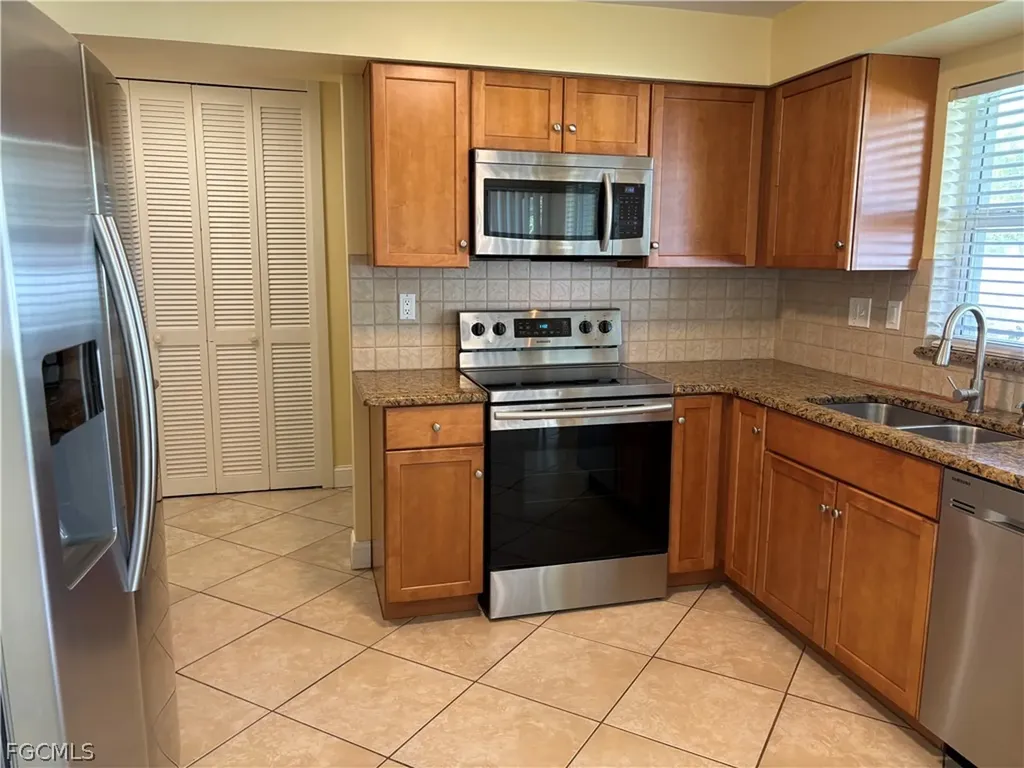 5652 Eichen Circle E Fort Myers FL 33919
