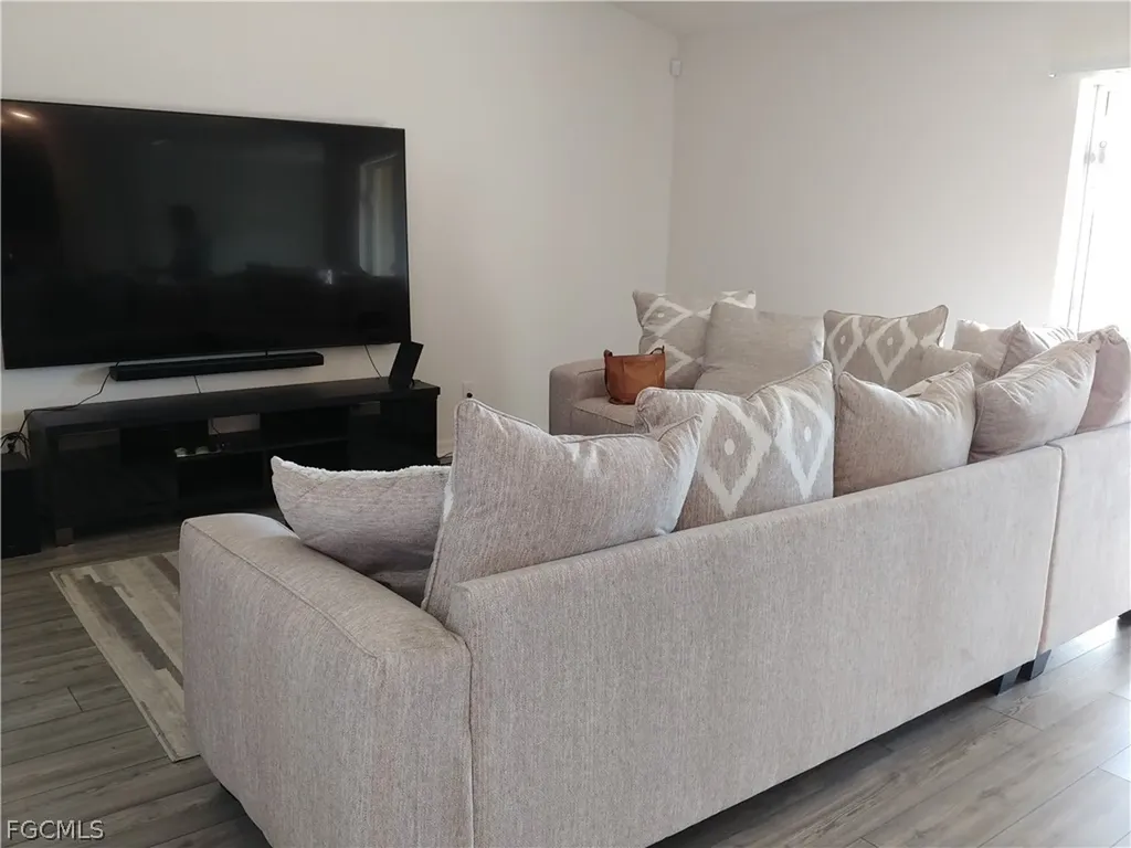 4204 NW 39th Street Cape Coral FL 33993