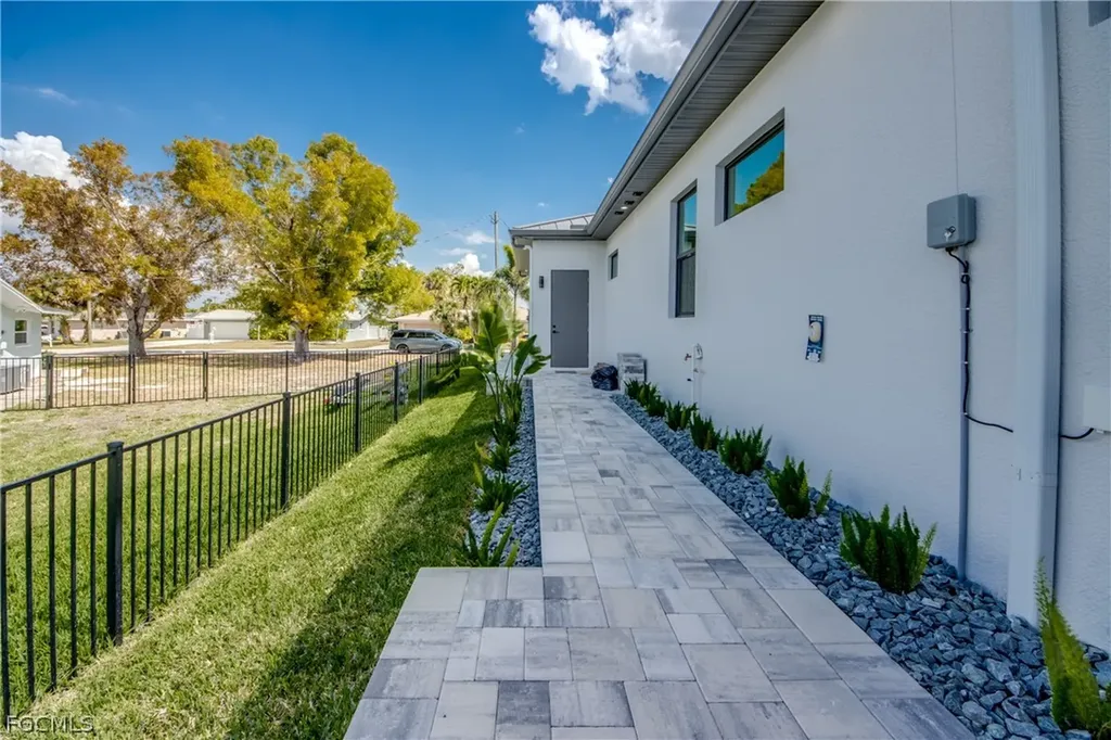 5310 Bayview Court Cape Coral FL 33904